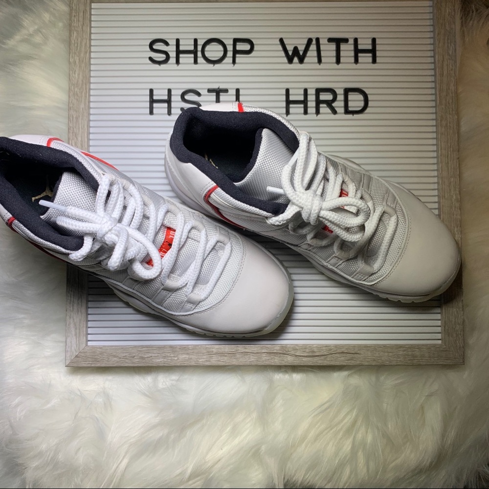 Jordan 11 Retro 'Platinum Tint’ Sneakers - Picture 2 of 7
